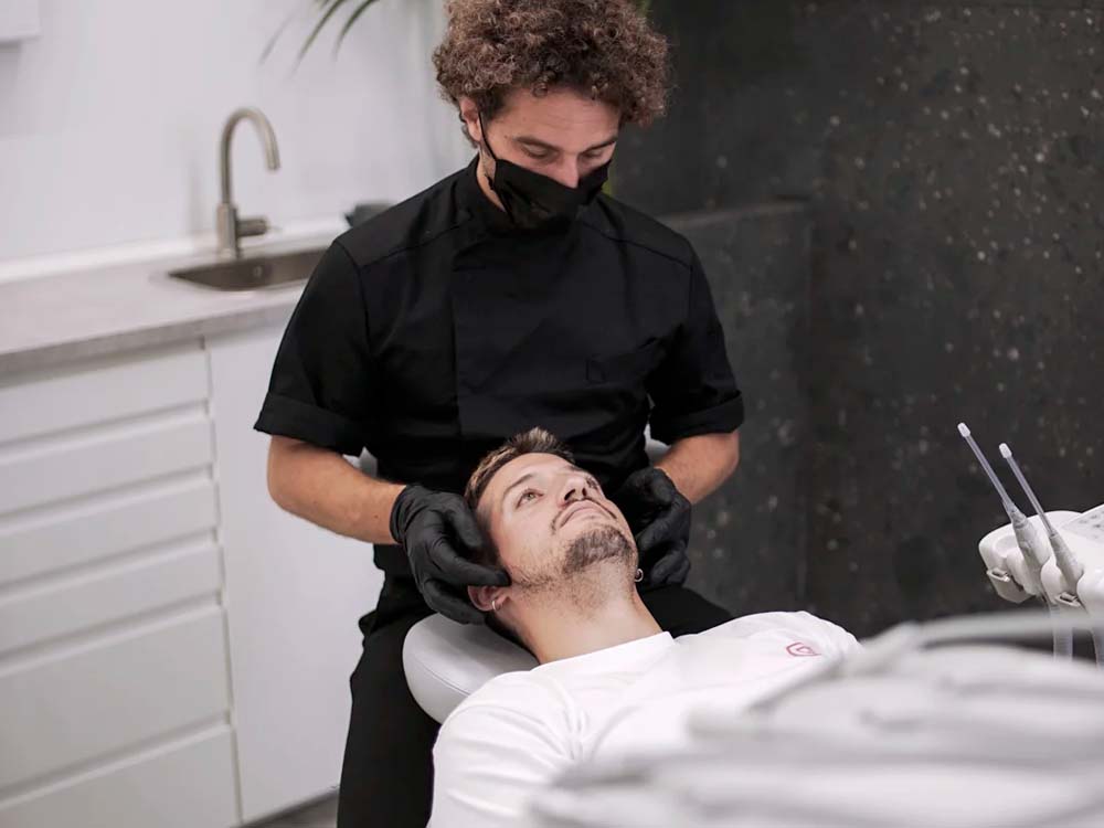 Come funziona la prima visita - Impianti dentali estetici - Centro Odontoiatrico Vincenzo Russo